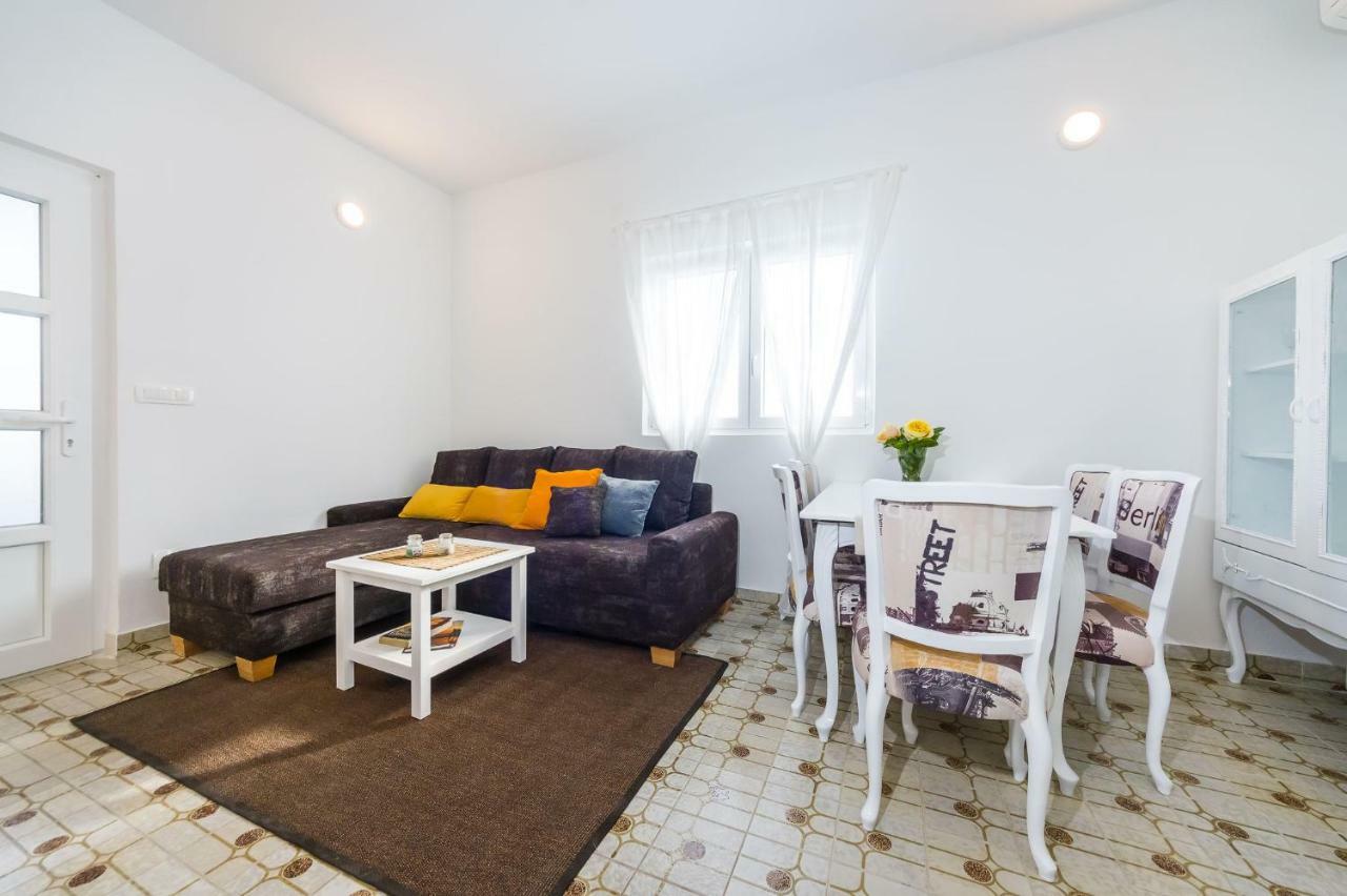 Sestrice Apartman Drage Kültér fotó